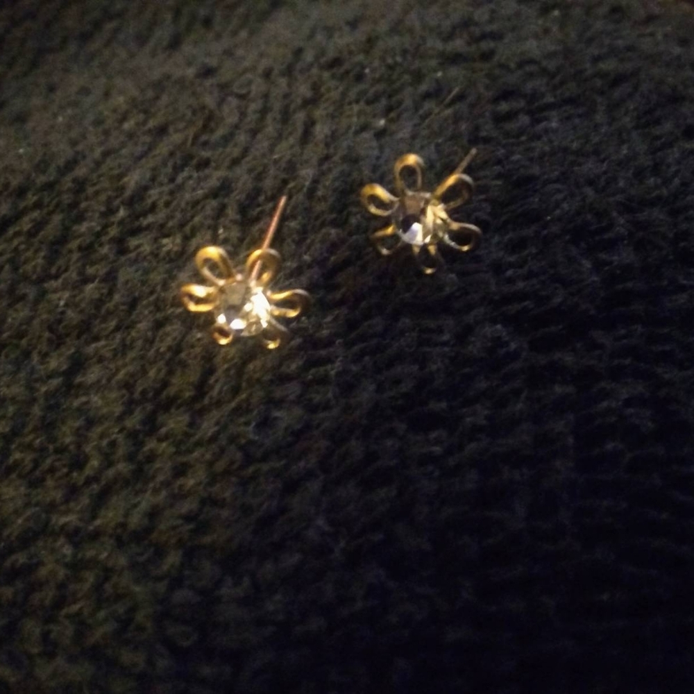 Gold (tone) & Rhinestone Stud Earrings - Picture 3 of 6